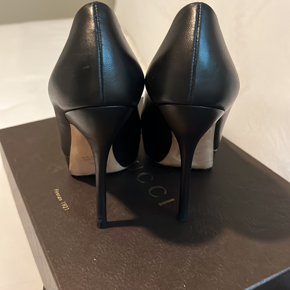 Shoes - Picture 5 of 7